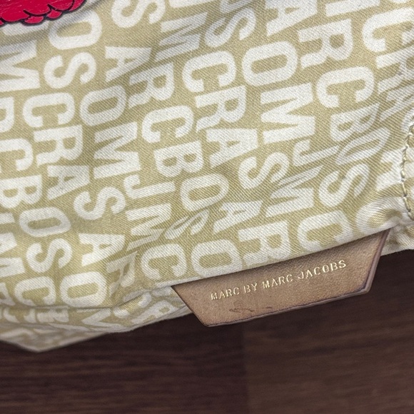 🔥🔥🔥Marc Jacobs Beige Tote with Colorful Bird Design🔥🔥🔥 Read Description - Picture 2 of 16